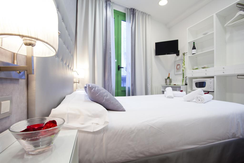 Triple With Private Bathroom In Gothic Affittacamere